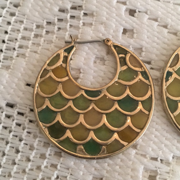 Apt. 9 Fish Scale Earrings - Picture 2 of 4